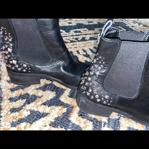 Sam Edelman Dover Silver Spike Chelsea Boot - Picture 2 of 12